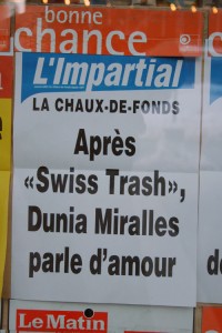 19.12.012manchette1 Dunia Miralles manchette impartial Swiss trash Fille facile